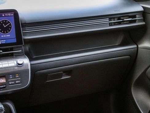 Used 2025 Hyundai Kona SEL image 17