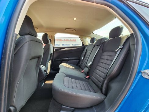 Used 2020 Ford Fusion SE FWD image 13