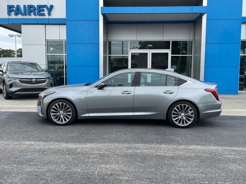 Used 2025 Cadillac CT5 Premium Luxury RWD image 2