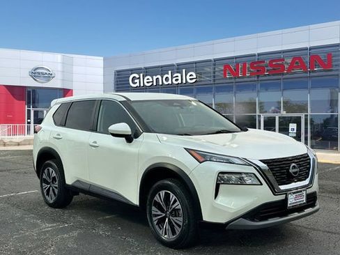 Used 2023 Nissan Rogue SV AWD/4WD image 3