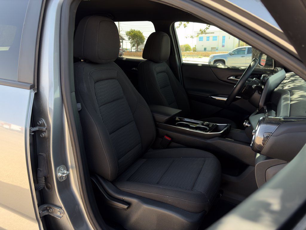 Used 2026 Chevrolet Equinox LT AWD/4WD image 15