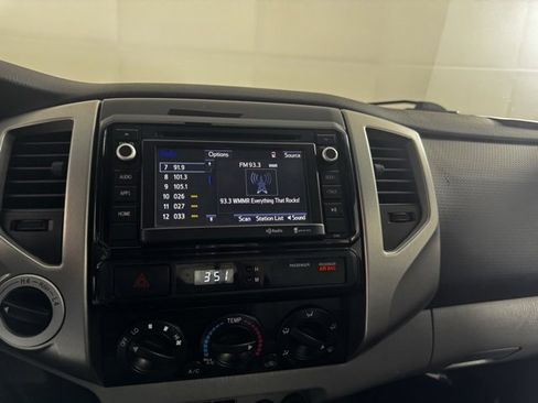 Used 2014 Toyota Tacoma 4x4 Double Cab image 38