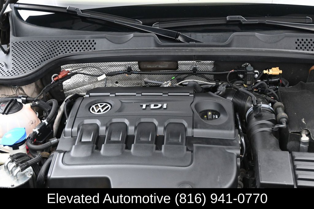 Used 2015 Volkswagen Beetle TDI FWD image 26