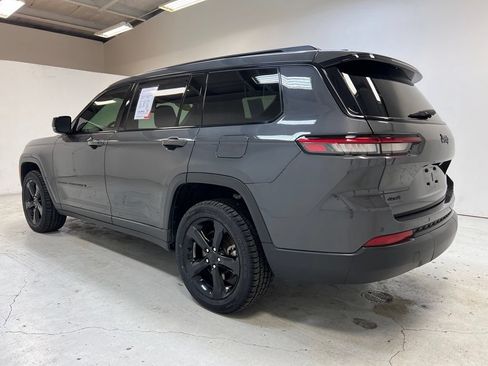 Used 2024 Jeep Grand Cherokee L Altitude AWD/4WD image 11