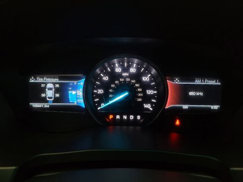 Used 2016 Ford Explorer XLT w/ Equipment Group 202A AWD/4WD image 23