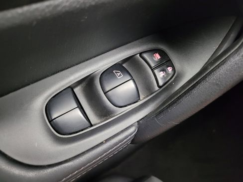 Used 2020 Nissan Rogue Sport S AWD/4WD image 27
