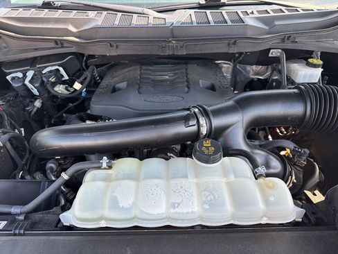 Used 2022 Ford F150 Lariat w/ Trailer Tow Package image 34