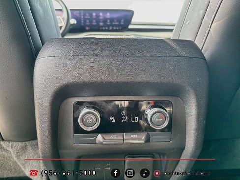 Used 2025 Buick Enclave Sport Touring w/ Power Package FWD image 25