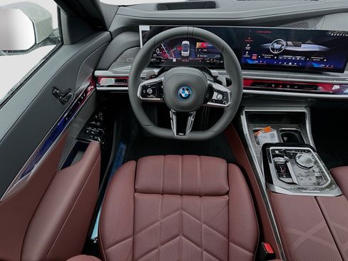 New 2026 BMW 750e xDrive w/ Premium Package image 17