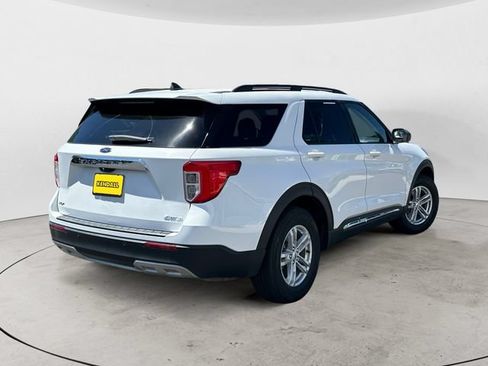 Used 2023 Ford Explorer XLT w/ Equipment Group 202A AWD/4WD image 5