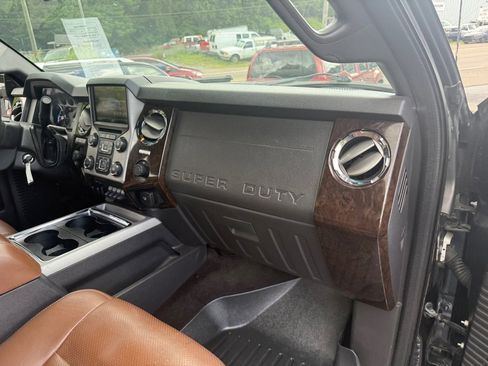 Used 2015 Ford F250 Platinum w/ FX4 Off-Road Package image 58
