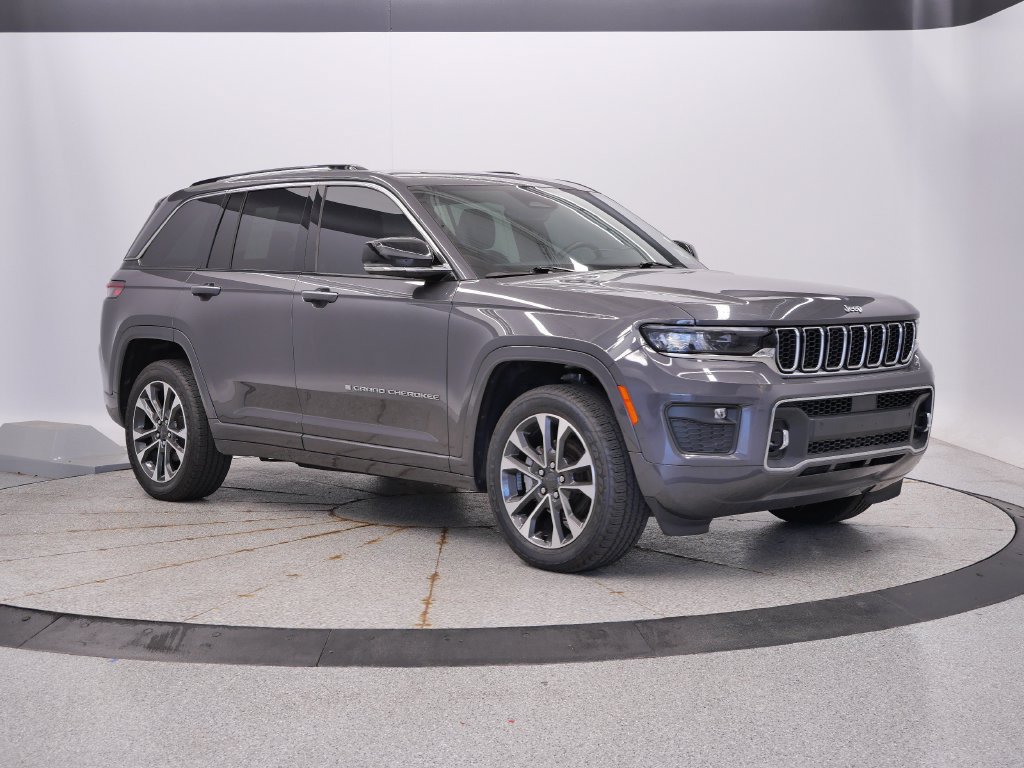 Used 2023 Jeep Grand Cherokee Overland AWD/4WD image 9