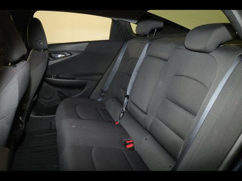 Used 2018 Chevrolet Malibu LT FWD image 25