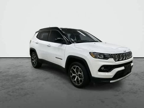 Used 2025 Jeep Compass Limited image 5