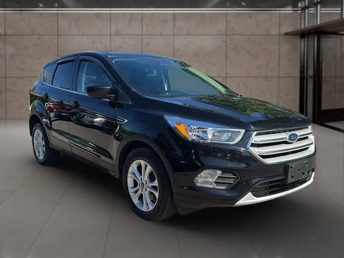 Used 2019 Ford Escape SE image 3