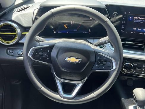 Used 2024 Chevrolet Trax LT w/ Driver Confidence Package FWD image 15