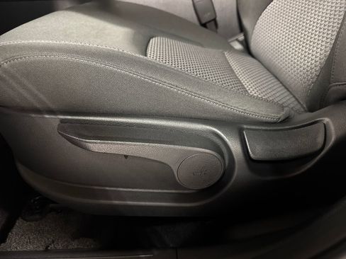 Certified 2025 Kia Sportage LX image 18