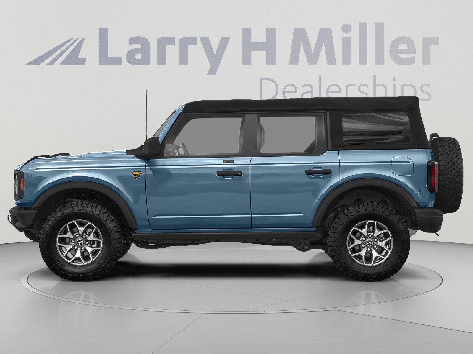 Used 2022 Ford Bronco Badlands AWD/4WD image 3