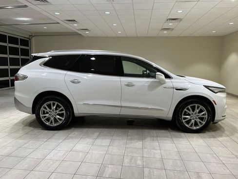 Certified 2023 Buick Enclave Essence w/ Experience Buick Package AWD/4WD image 6