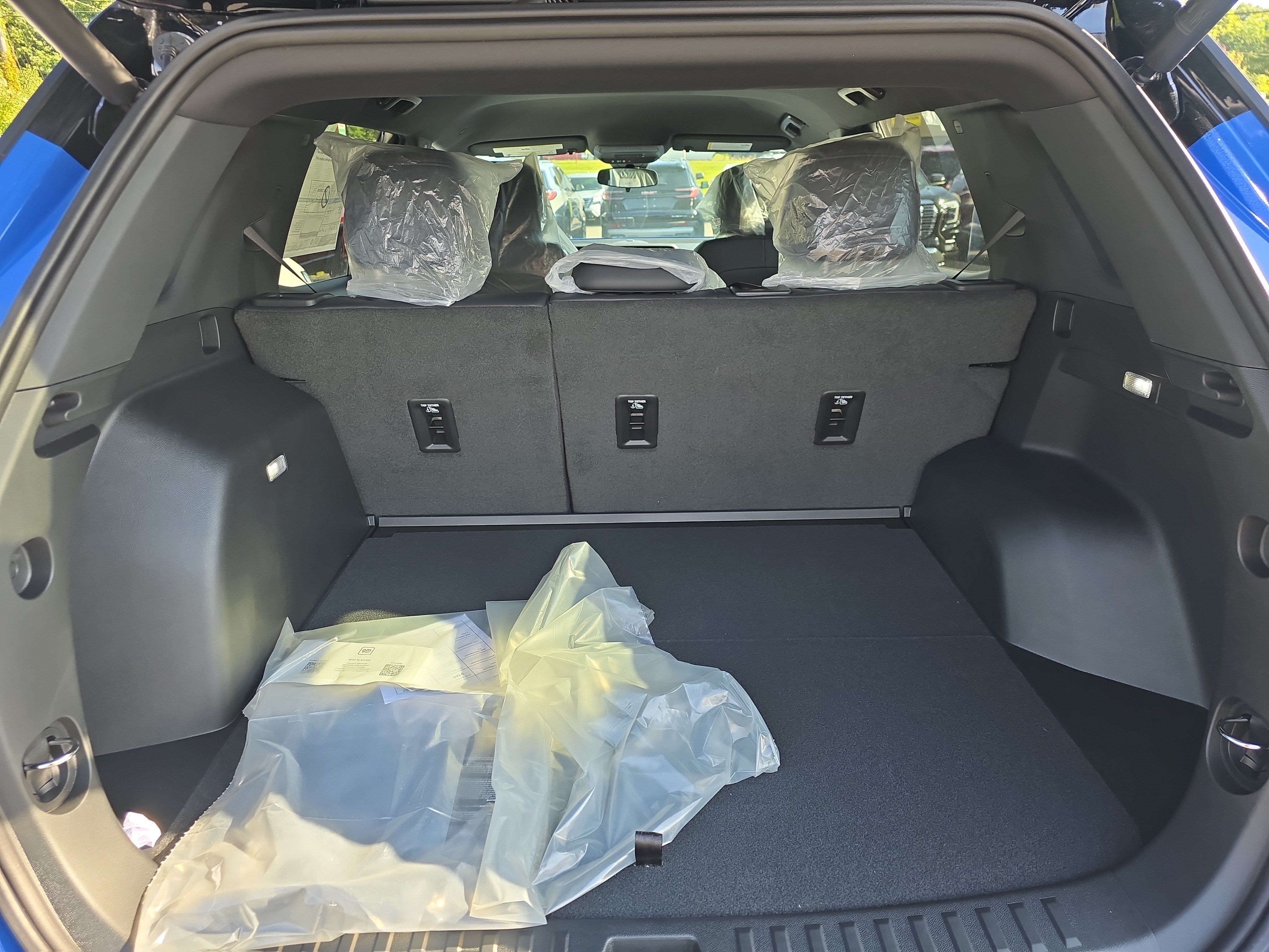 New 2027 GMC Terrain AT4 w/ Convenience Package III AWD/4WD image 5