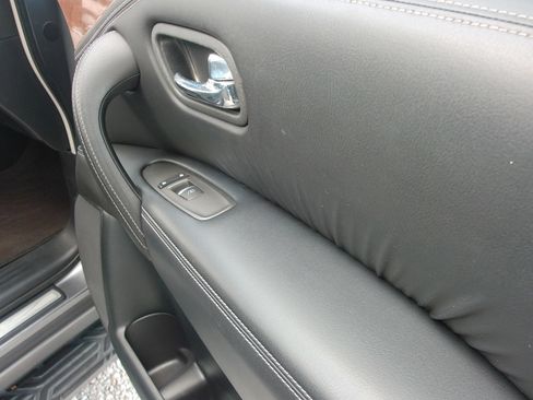 Used 2017 INFINITI QX80 2WD image 30