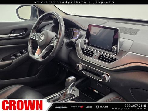 Used 2024 Nissan Altima 2.5 SR FWD image 10