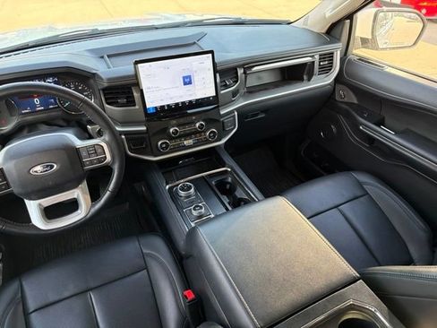 Used 2024 Ford Expedition XLT AWD/4WD image 20