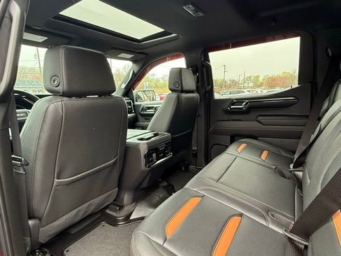 Used 2025 GMC Sierra 1500 AT4 w/ AT4 Preferred Package image 17