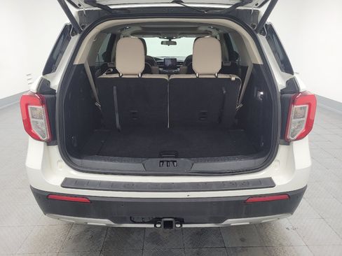 Used 2020 Ford Explorer XLT w/ Equipment Group 202A AWD/4WD image 29