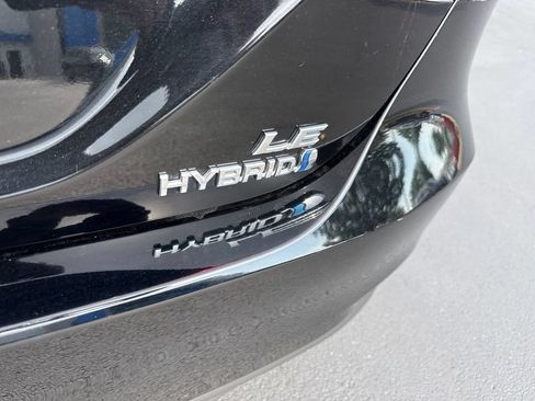 Used 2018 Toyota Camry LE FWD image 38