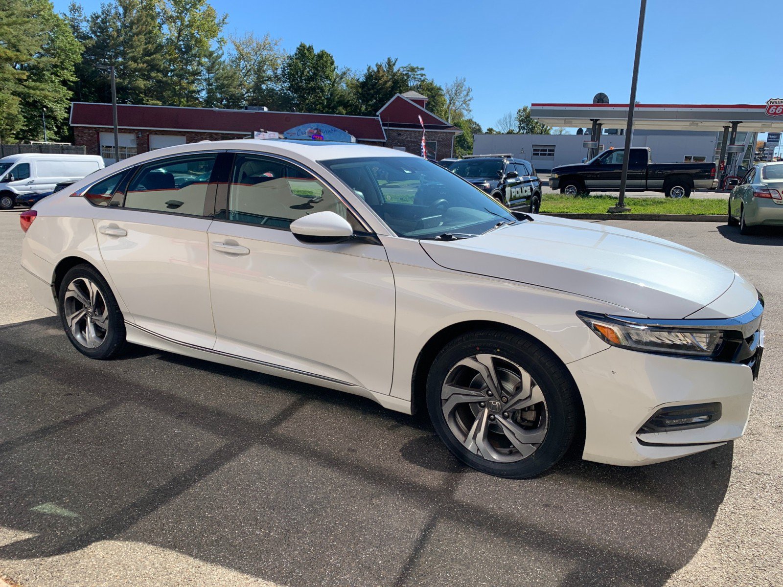 Used 2018 Honda Accord EX image 3