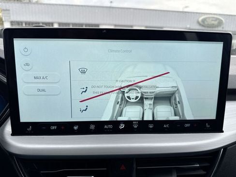 New 2026 Ford Escape SE w/ PHEV Premium Package FWD image 19