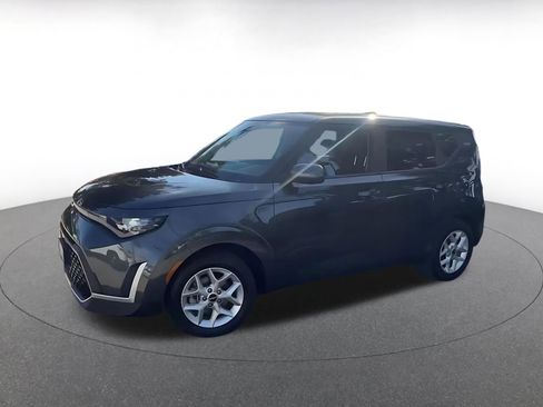 Used 2025 Kia Soul LX w/ LX Technology Package image 7