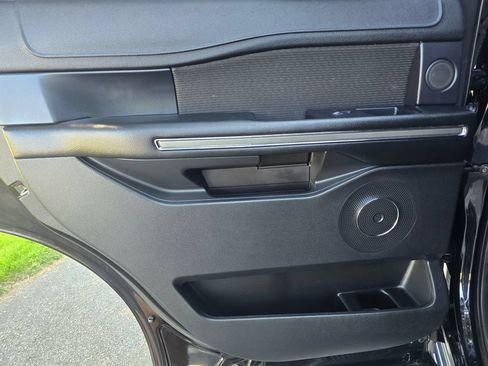 Used 2018 Ford Expedition XLT AWD/4WD image 23