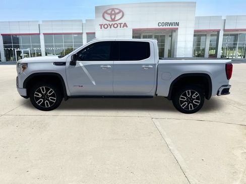 Used 2022 GMC Sierra 1500 AT4 w/ AT4 Preferred Package AWD/4WD image 2