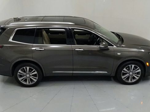Used 2020 Cadillac XT6 Premium Luxury FWD image 18
