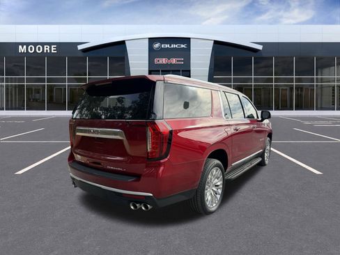 Used 2023 GMC Yukon XL Denali image 3