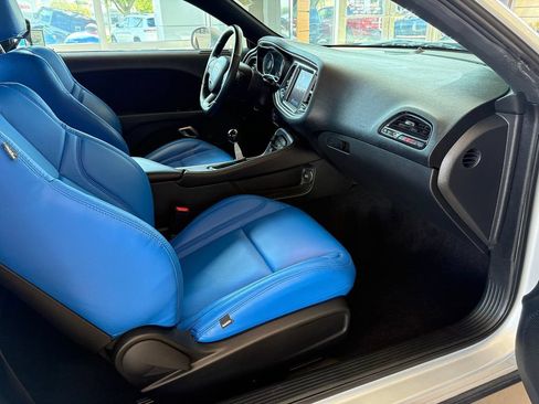 Used 2022 Dodge Challenger R/T Scat Pack RWD image 10