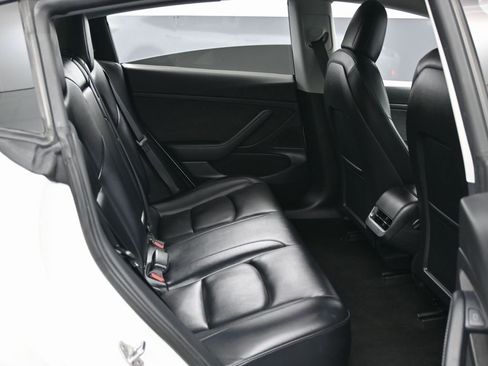 Used 2021 Tesla Model 3 Standard Range Plus image 38
