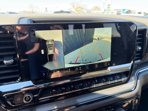 Used 2024 Chevrolet Silverado 1500 ZR2 w/ Technology Package AWD/4WD image 29