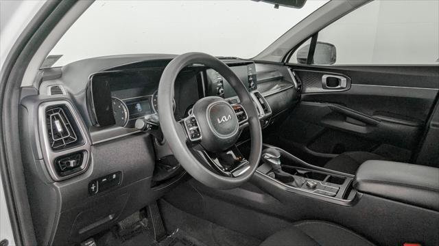 Used 2023 Kia Sorento LX FWD image 14