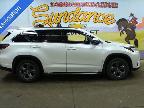 Used 2017 Toyota Highlander Limited image 1