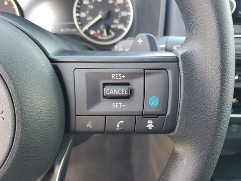Certified 2024 Nissan Rogue SV FWD image 19