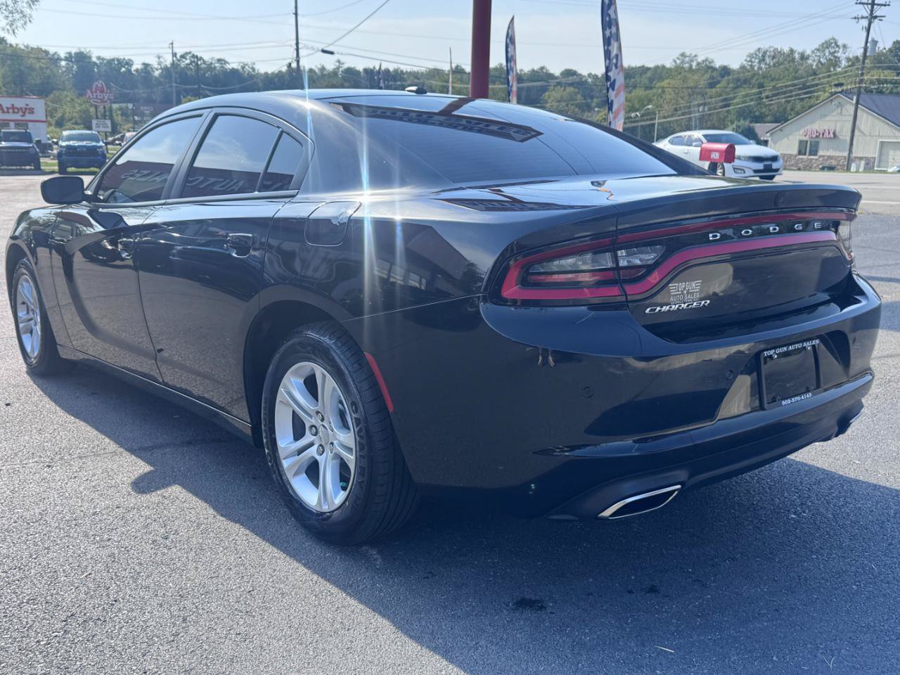 Used 2020 Dodge Charger SXT RWD image 5
