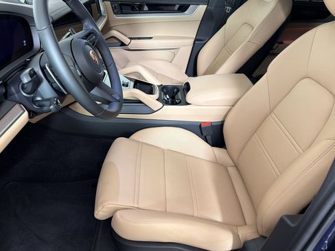 Certified 2026 Porsche Cayenne Coupe AWD/4WD image 5