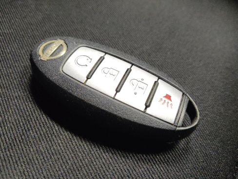 Used 2022 Nissan Pathfinder SV AWD/4WD image 32