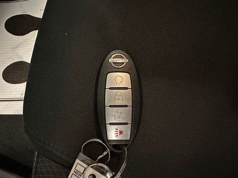 Used 2022 Nissan Pathfinder S AWD/4WD image 17