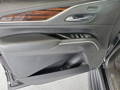 Used 2022 Cadillac Escalade ESV Premium Luxury w/ Performance Package image 15