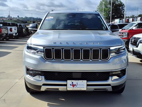 Used 2024 Jeep Wagoneer Series II w/ Flexible Seating Group AWD/4WD image 4