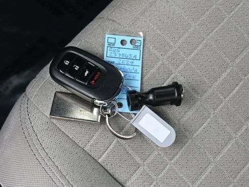 Used 2024 Honda HR-V LX image 18